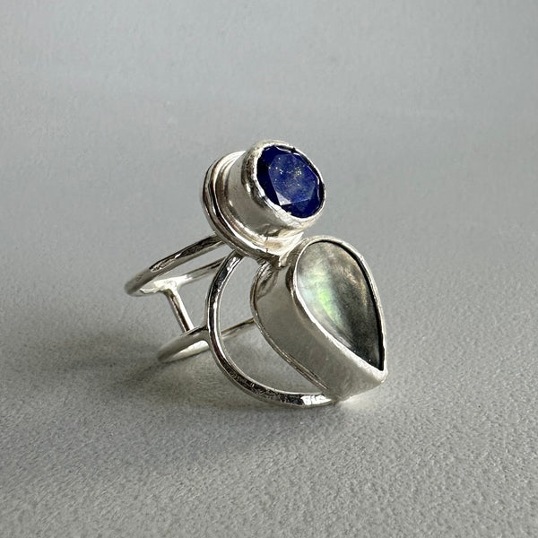 Mother of Pearl + Lapislázuli Ring
