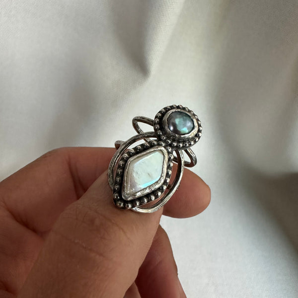 Pearl Totem Ring in Gray