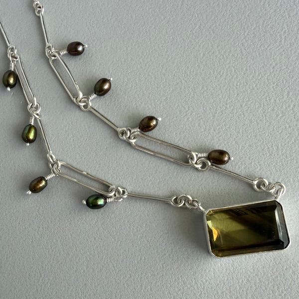 Bicolor Quartz