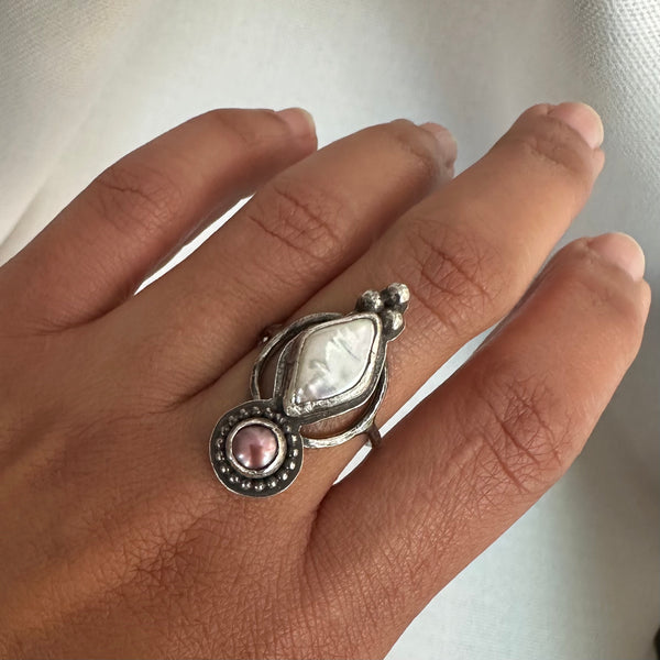 Pearl Totem Ring in Mauve