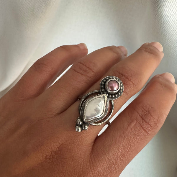 Pearl Totem Ring in Mauve