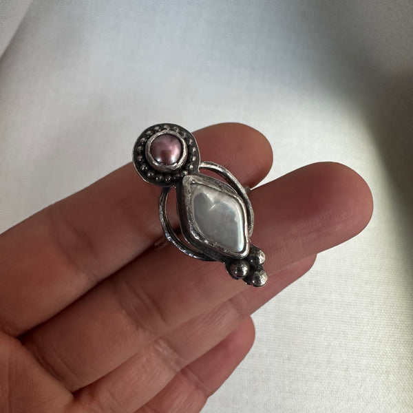 Pearl Totem Ring in Mauve
