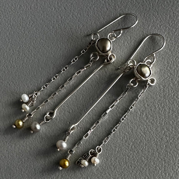 Lluvia Earrings in Pearls