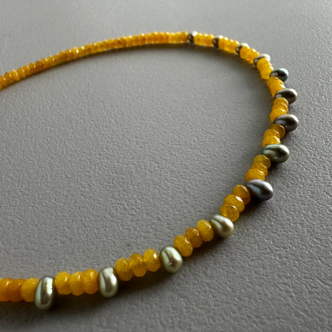 Honey and Pearls Choker (14.5”)