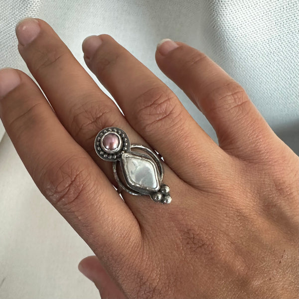 Pearl Totem Ring in Mauve