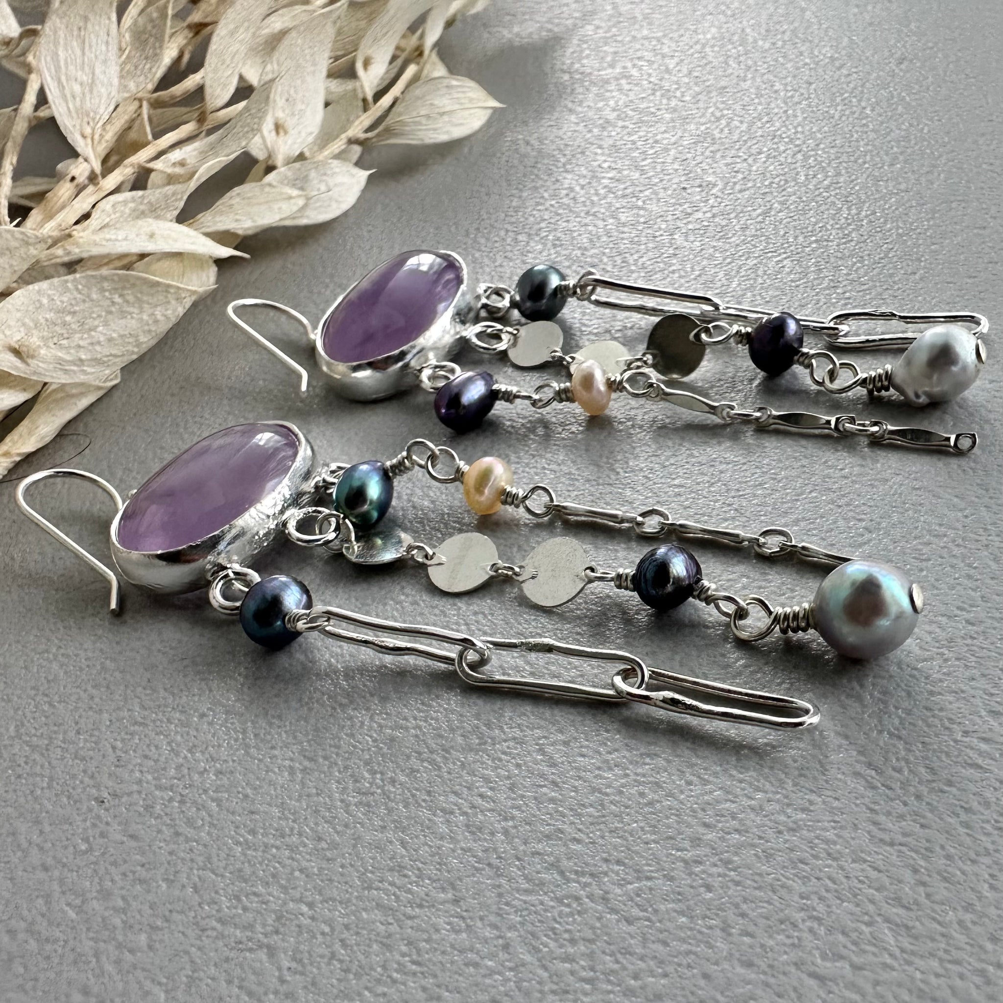 Lluvia Earrings in Amethyst