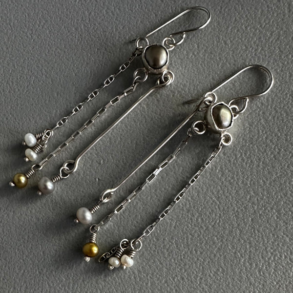Lluvia Earrings in Pearls