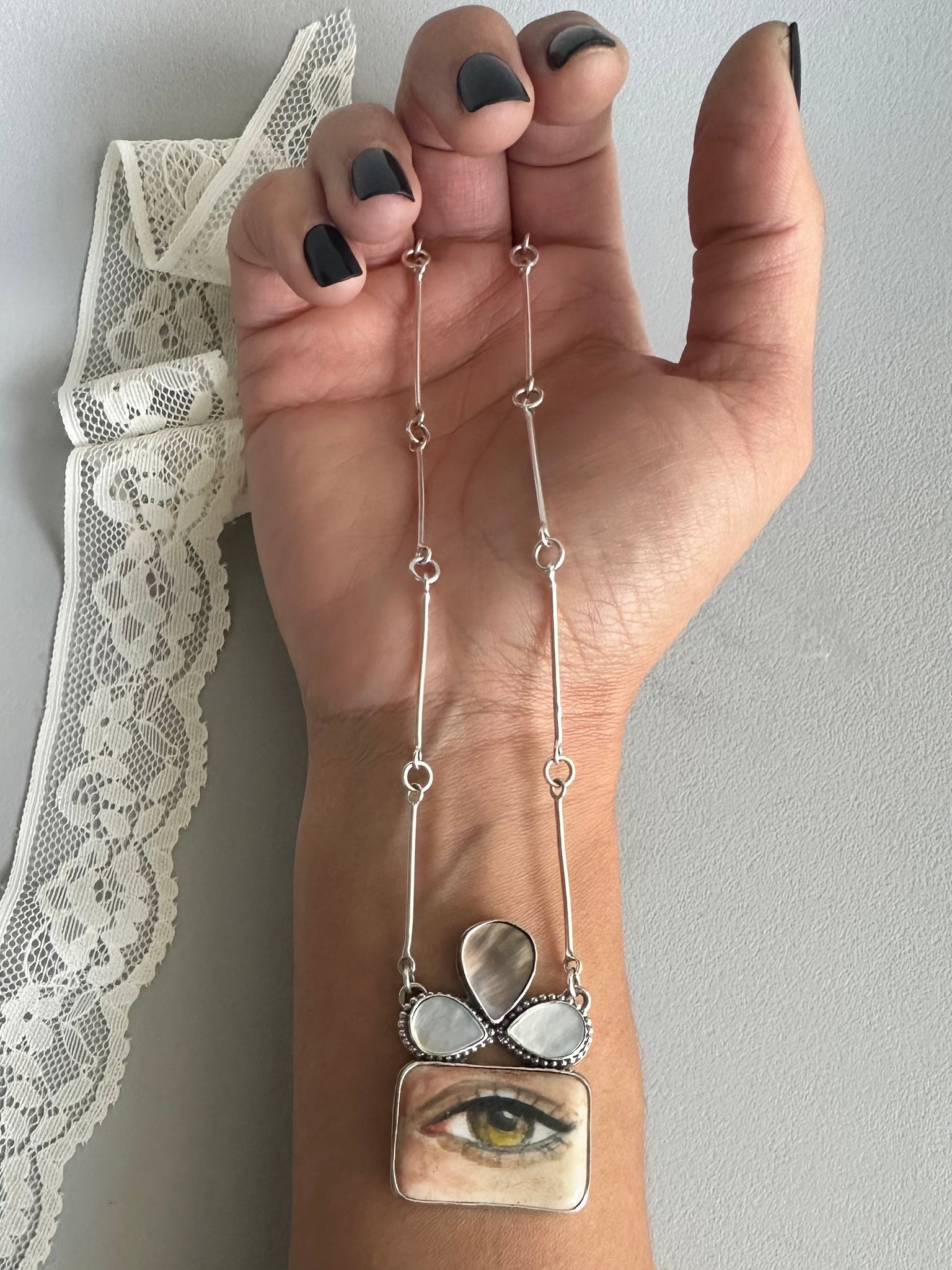 Lover’s Eye Bar Link Necklace