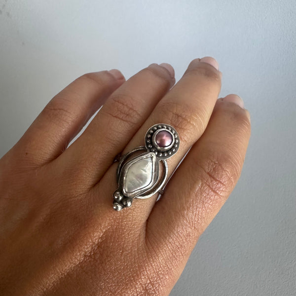 Pearl Totem Ring in Mauve