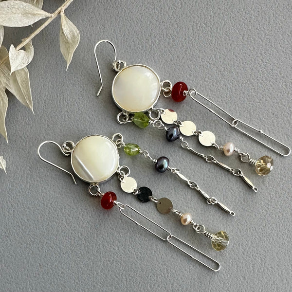 Lluvia Earrings in Mother of Pearl