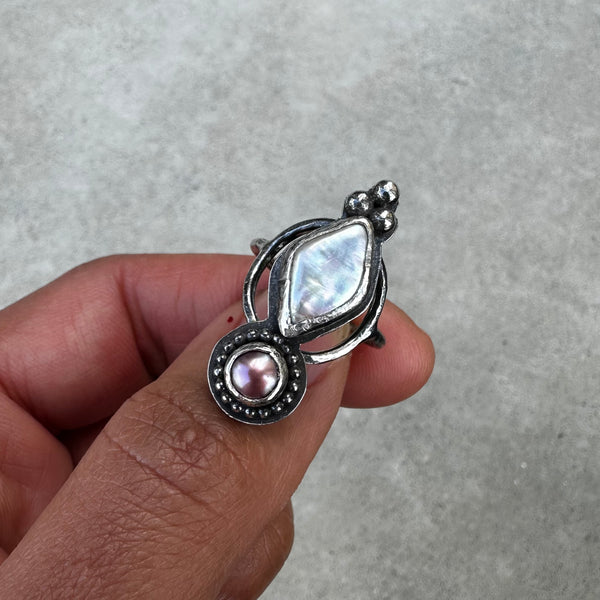 Pearl Totem Ring in Mauve