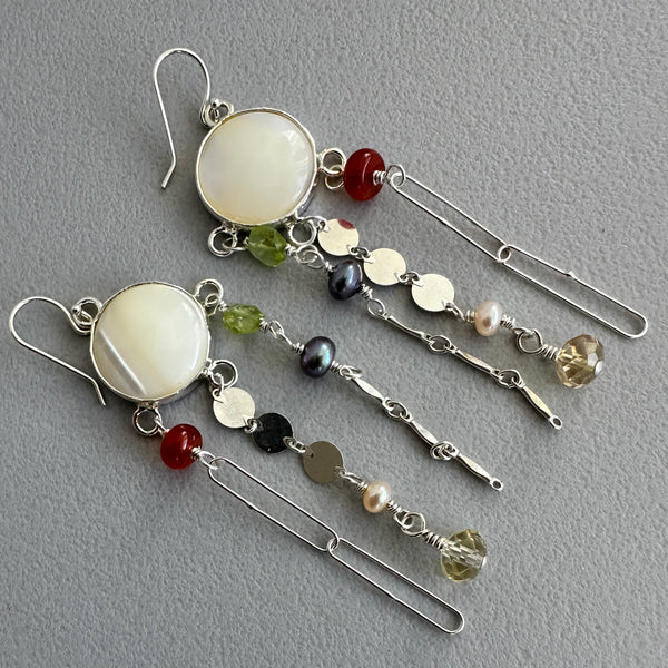 Lluvia Earrings in Mother of Pearl