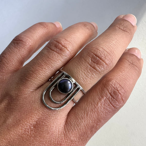 Black Pearl Arch Ring