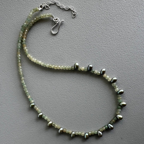 Green Quartz + Peacock Pearls (16.5”)